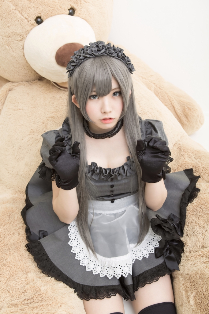 Rabbit play pictorial - black maid(67)